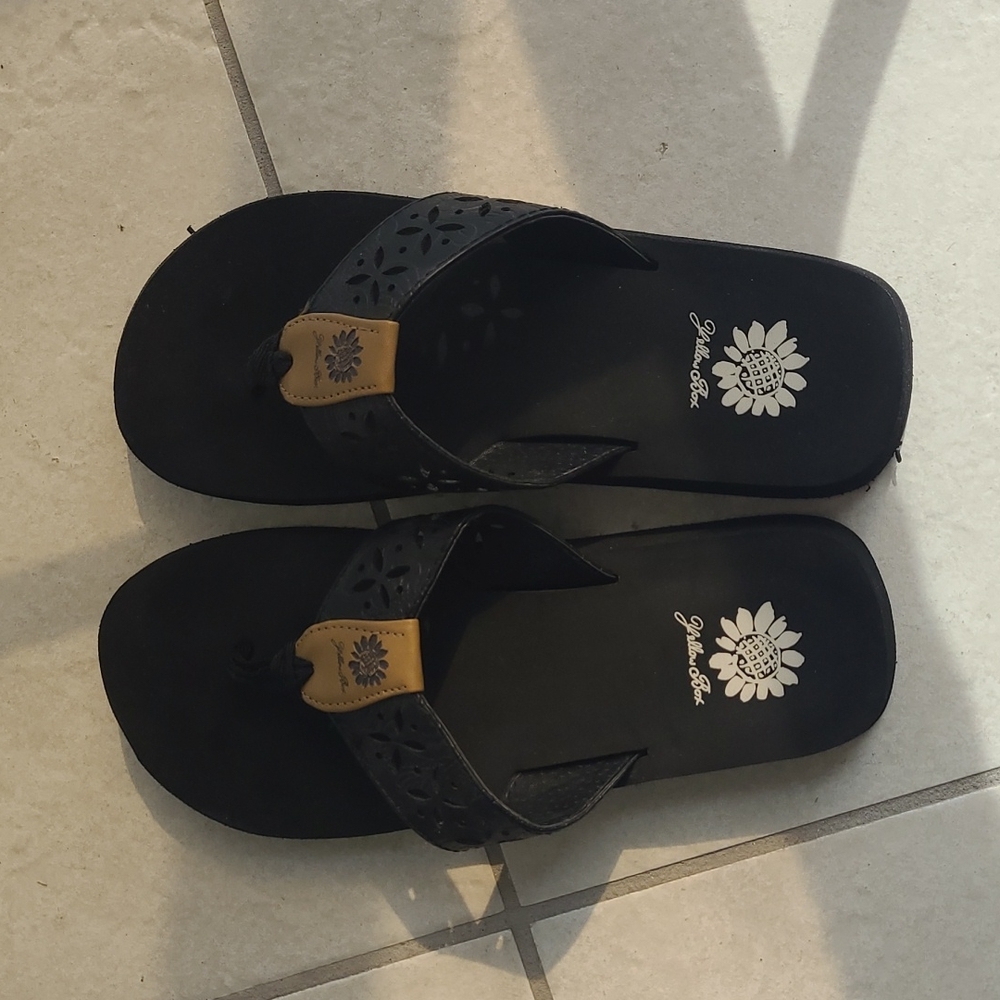 Sandles